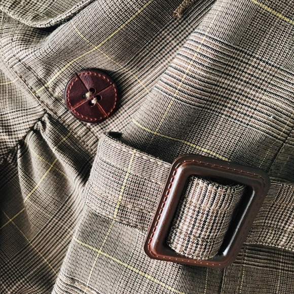 ⚡️SALE⚡️ 🖤Brown Plaid Cropped Sheath Blazer🖤 - Picture 3 of 7